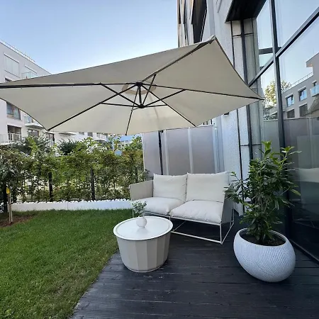 110 Sqm - 2 Floor Loft & Garden, Free Parking Praga