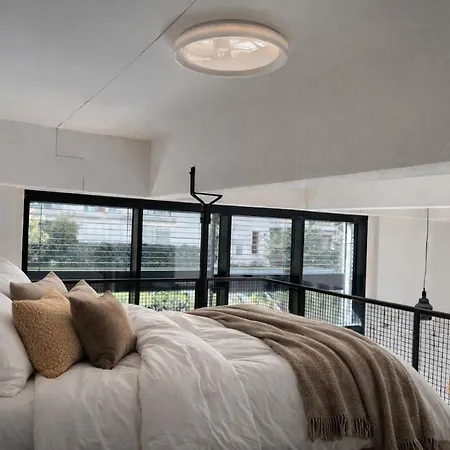 110 Sqm - 2 Floor Loft & Garden, Free Parking Praga