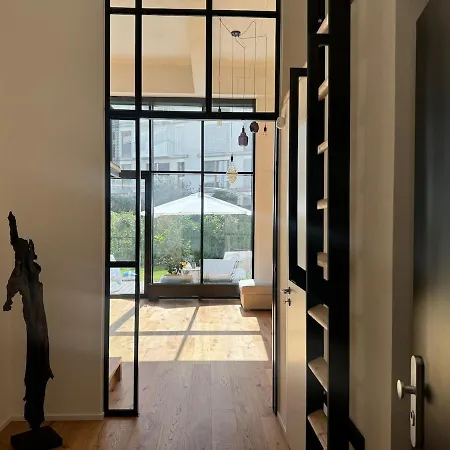 110 Sqm - 2 Floor Loft & Garden, Free Parking شقة براغ